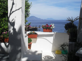 terrazzo appartamento Silvana Isola di Alicudi